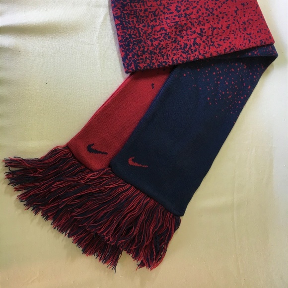 NIKE FCB Barcelona Unisex Scarf Red Navy Football - Picture 2 of 5